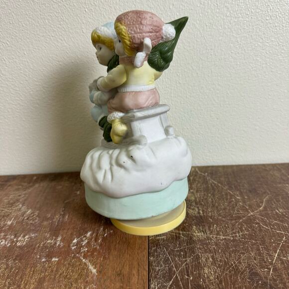 1989 House of Lloyd VINTAGE‎ Children Sledding Porcelain Music Box - Picture 6 of 8